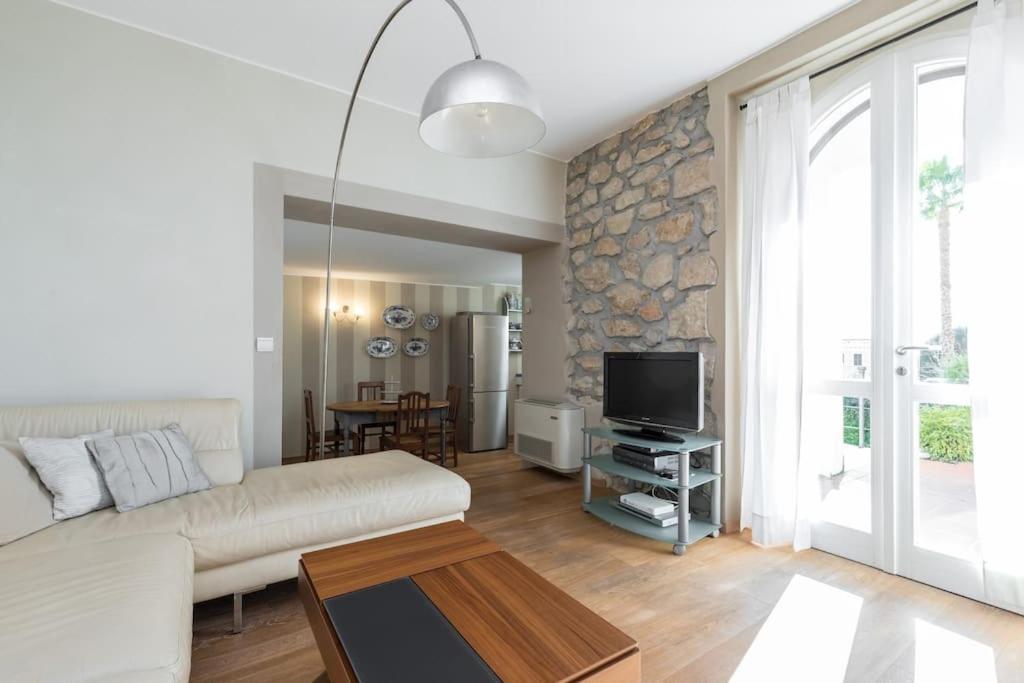 Villa Rocky - Luxury 3Br Apt In Liberty Villa.Pool,Garden,Wifi روكوبرُن كاب مارتي المظهر الخارجي الصورة